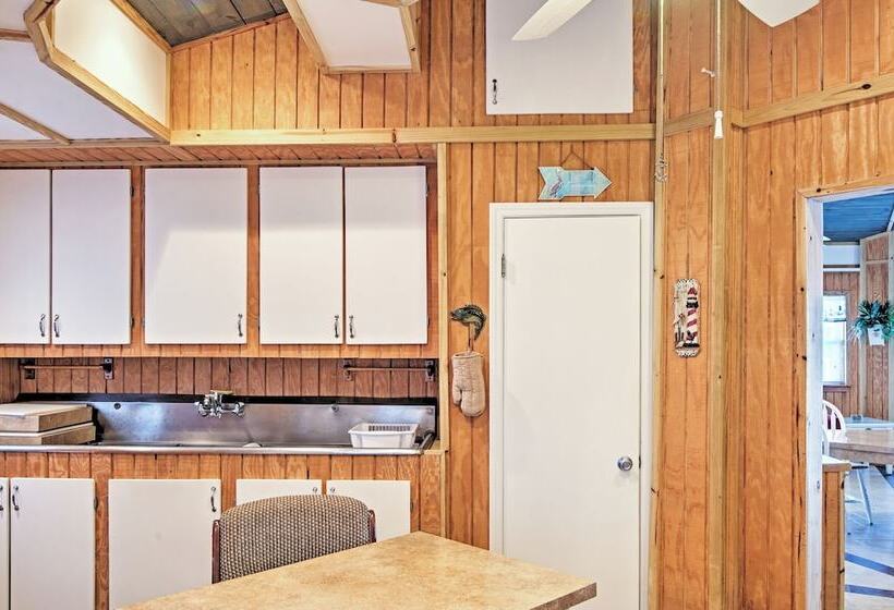 Little Blue Crab  Quaint Slidell Home: Near Lakes