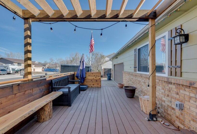 Loveland Home W/ Private Hot Tub + Wood Fireplace!