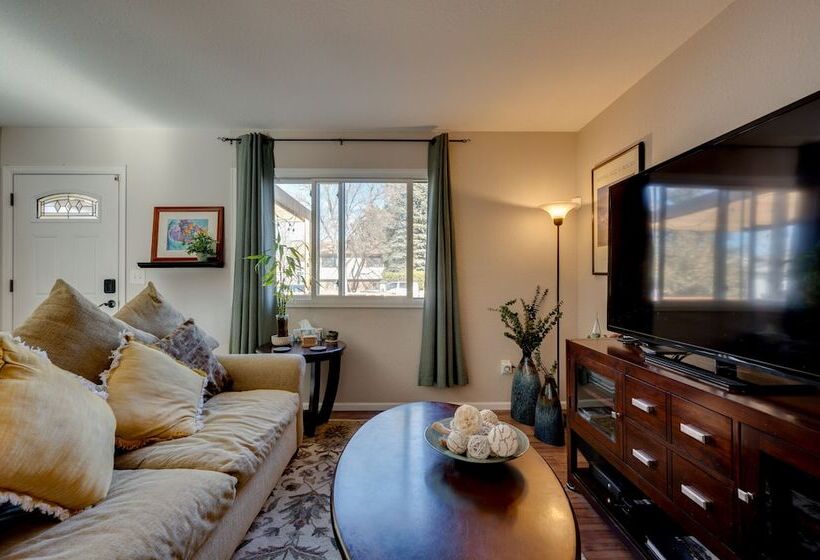 Loveland Home W/ Private Hot Tub + Wood Fireplace!