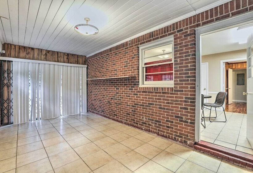 Decatur Home W/ Yard ~ 9 Mi To Downtown Atlanta!