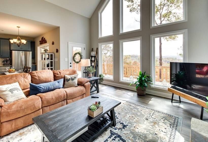 Mtn View Cottage W/ Hot Tub: 11 Mi To Dtwn Ellijay