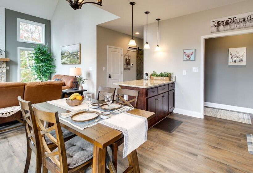 Mtn View Cottage W/ Hot Tub: 11 Mi To Dtwn Ellijay