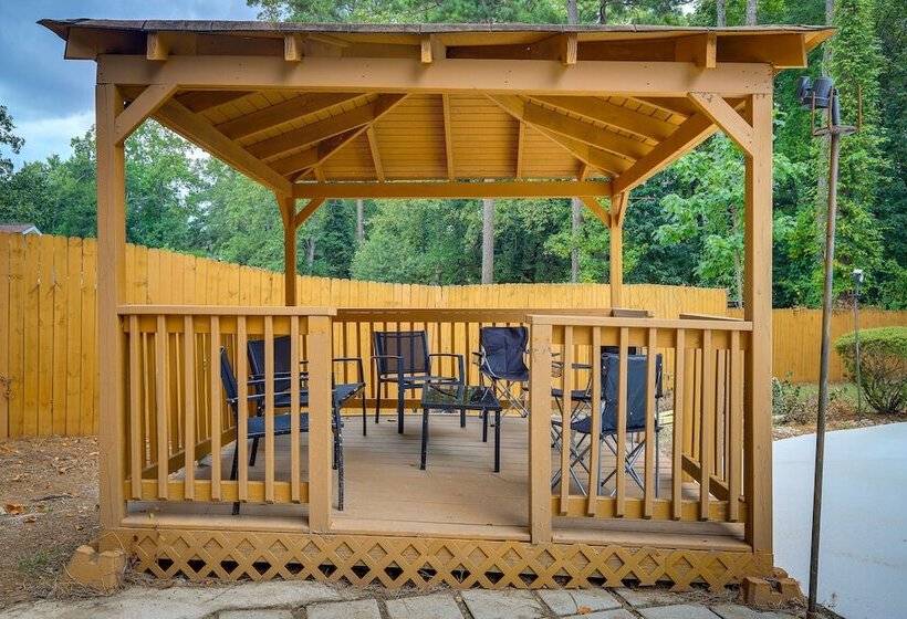 Riverdale Retreat W/ Private Pool & Game Room!