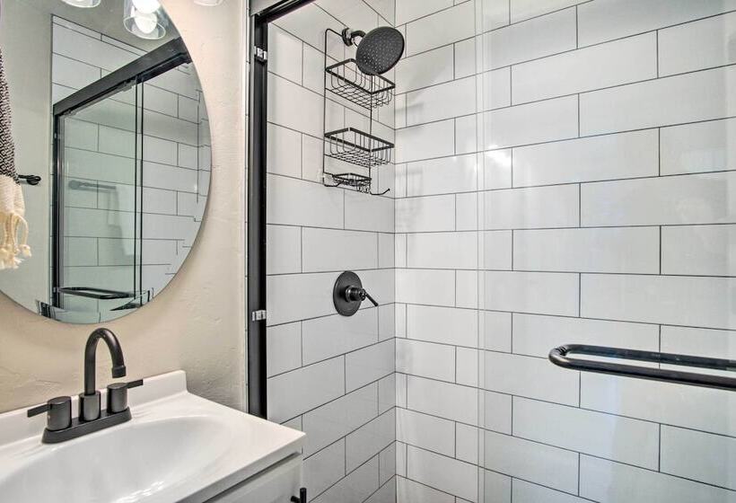 Lovely Tucson Home ~ Walk To Reid Park Zoo!