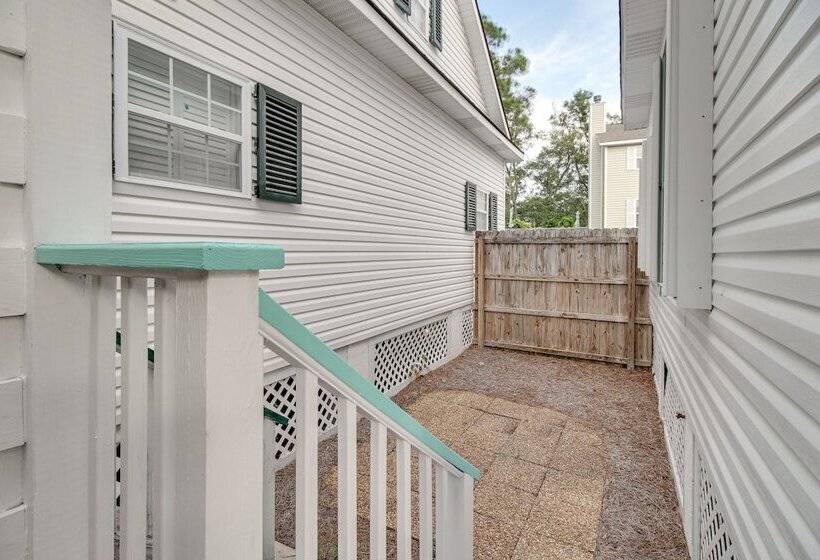 Lovely Tybee Island Home W/ Deck < 1 Mi To Beach!