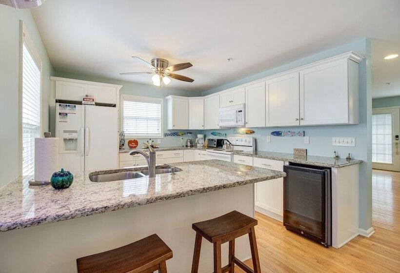 Lovely Tybee Island Home W/ Deck < 1 Mi To Beach!