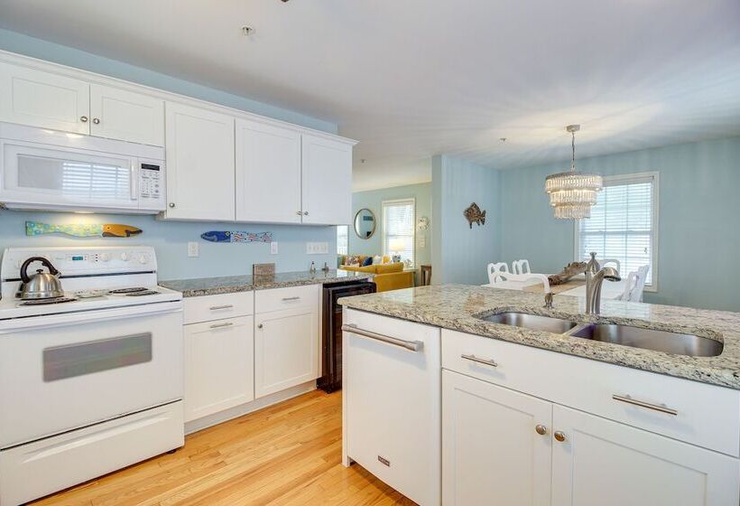 Lovely Tybee Island Home W/ Deck < 1 Mi To Beach!