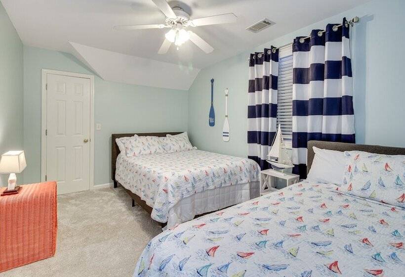 Lovely Tybee Island Home W/ Deck < 1 Mi To Beach!