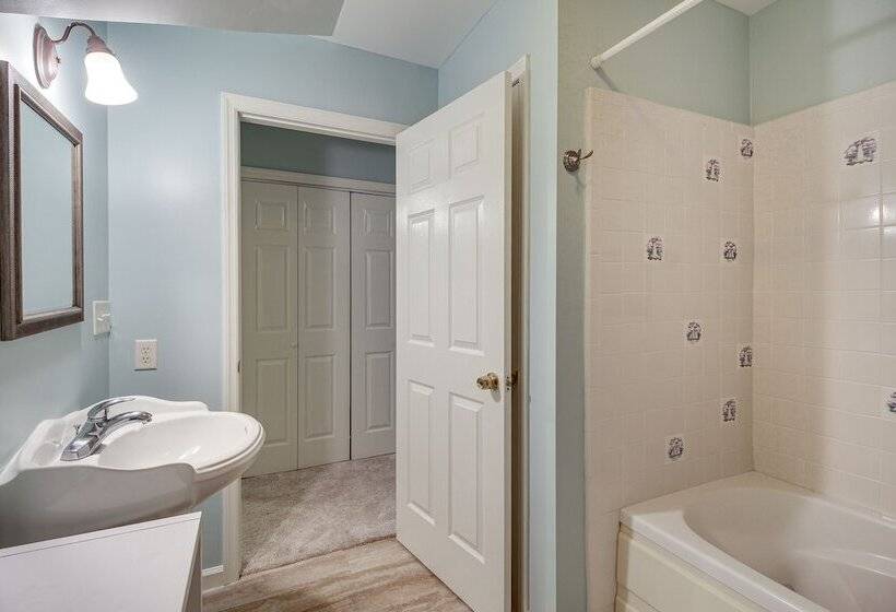 Lovely Tybee Island Home W/ Deck < 1 Mi To Beach!