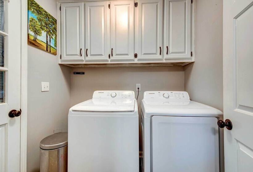 Lush Covington Home W/ Patio ~ 32 Mi To Atlanta!