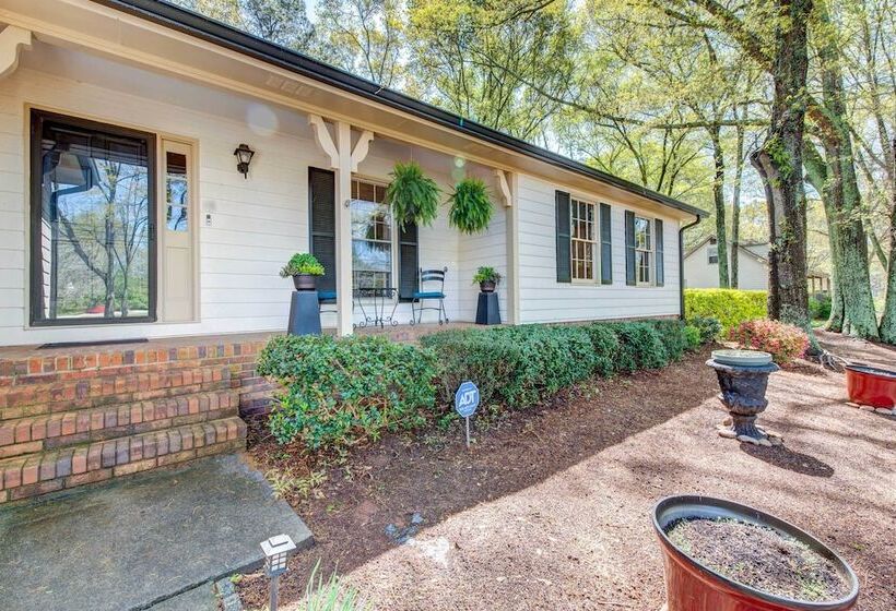 Lush Covington Home W/ Patio ~ 32 Mi To Atlanta!