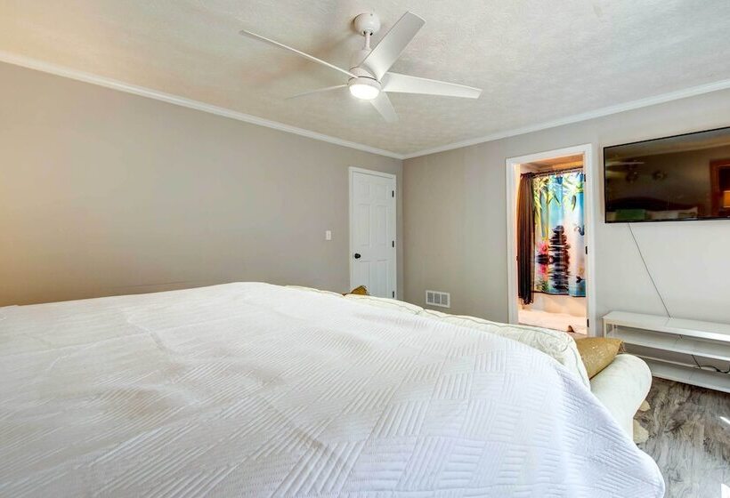 Lush Covington Home W/ Patio ~ 32 Mi To Atlanta!