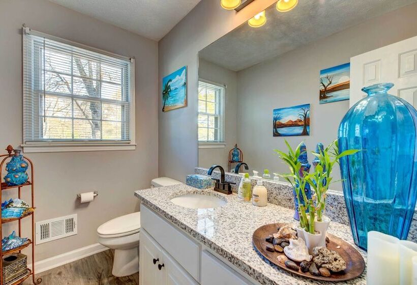 Lush Covington Home W/ Patio ~ 32 Mi To Atlanta!