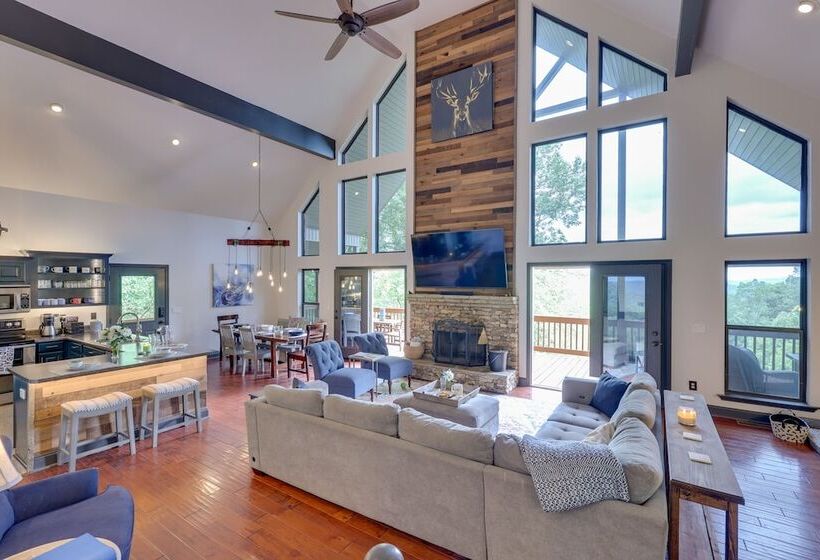 Luxe Blairsville Cabin W/ Game Room, Near Hikes