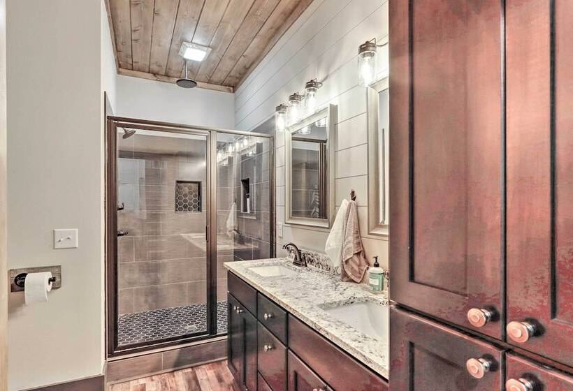 Ellijay Cabin Escape: Hot Tub & Fire Pit!