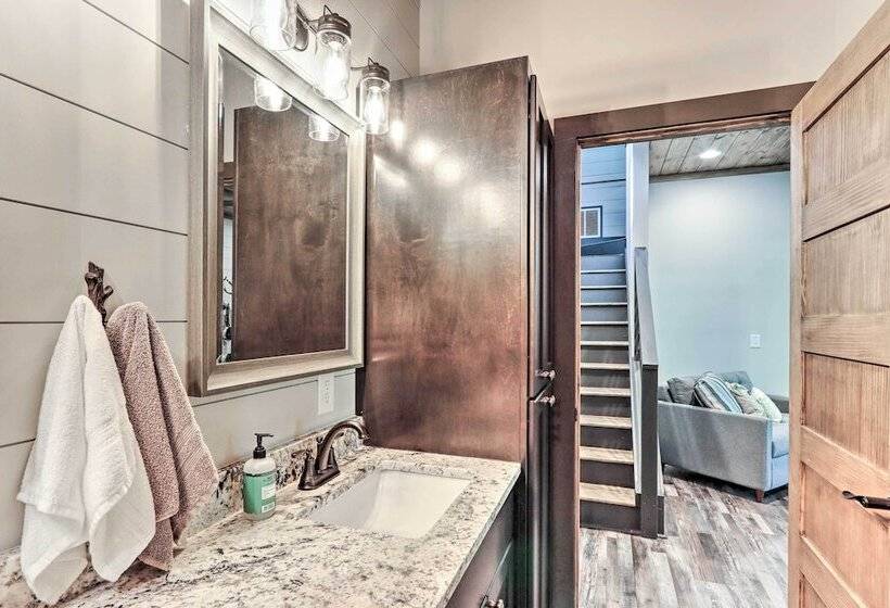 Ellijay Cabin Escape: Hot Tub & Fire Pit!