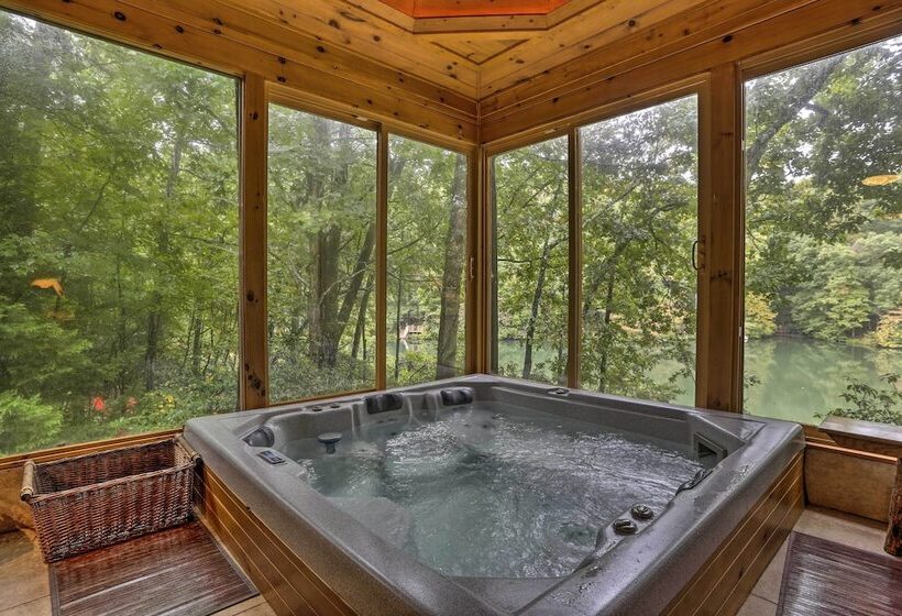 Cherry Lake Lodge W/ Hot Tub, Fire Pit & Game Room