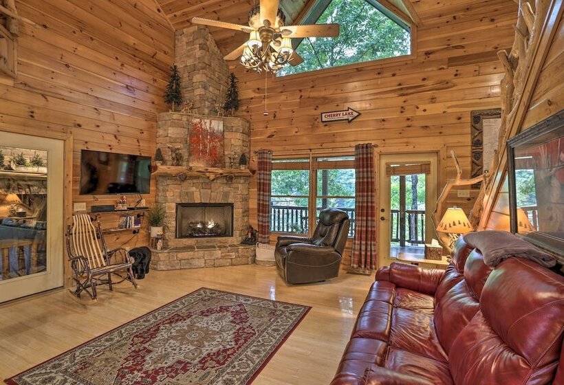 Cherry Lake Lodge W/ Hot Tub, Fire Pit & Game Room