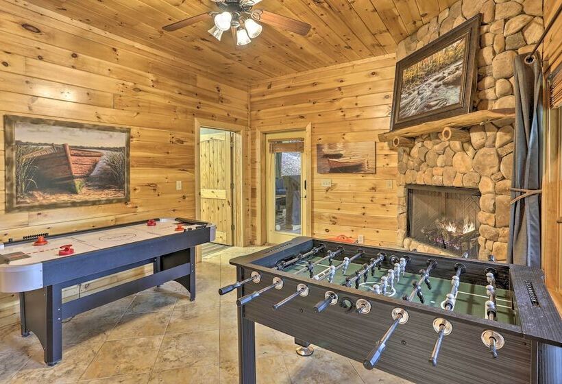 Cherry Lake Lodge W/ Hot Tub, Fire Pit & Game Room