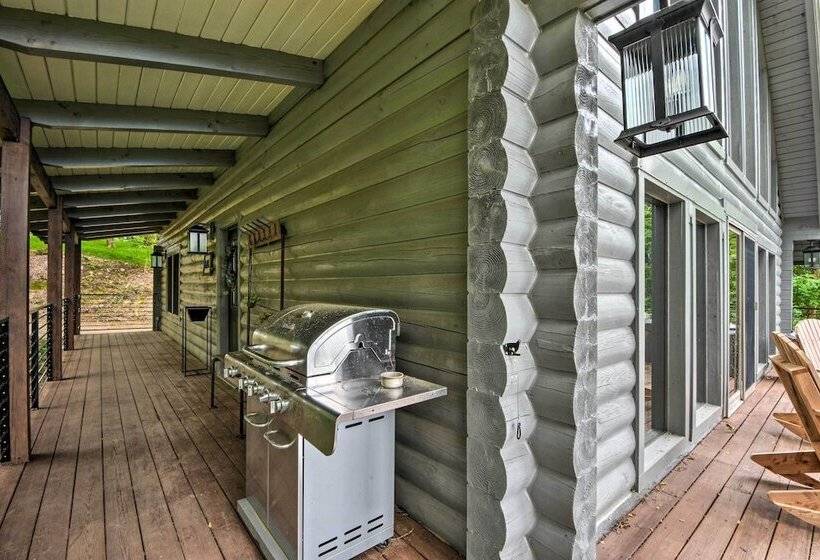 Luxe Jasper Cabin W/ Deck + Blue Ridge Mtn Views!