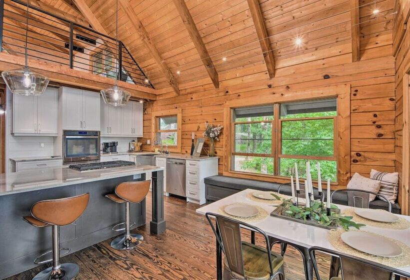 Luxe Jasper Cabin W/ Deck + Blue Ridge Mtn Views!