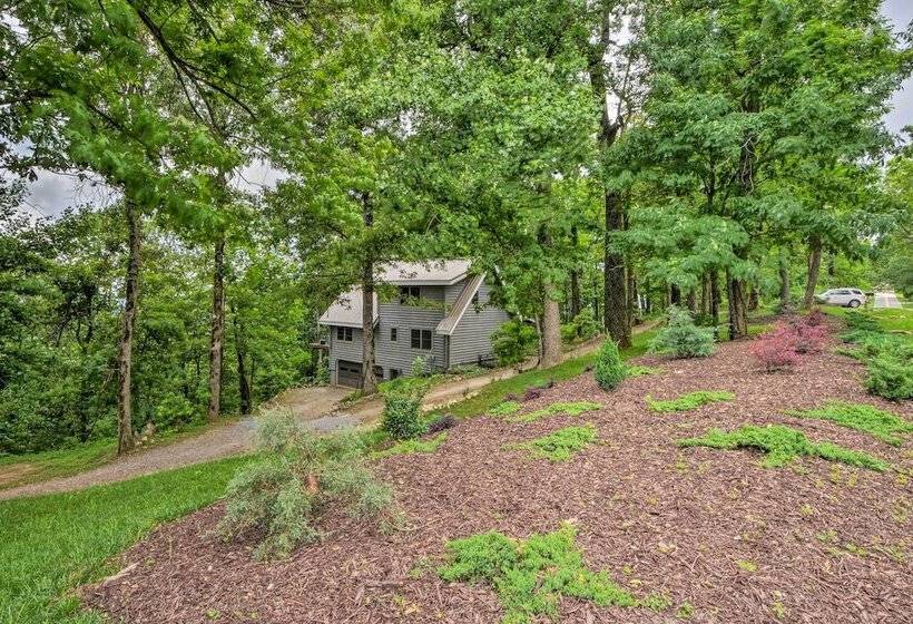 Luxe Jasper Cabin W/ Deck + Blue Ridge Mtn Views!