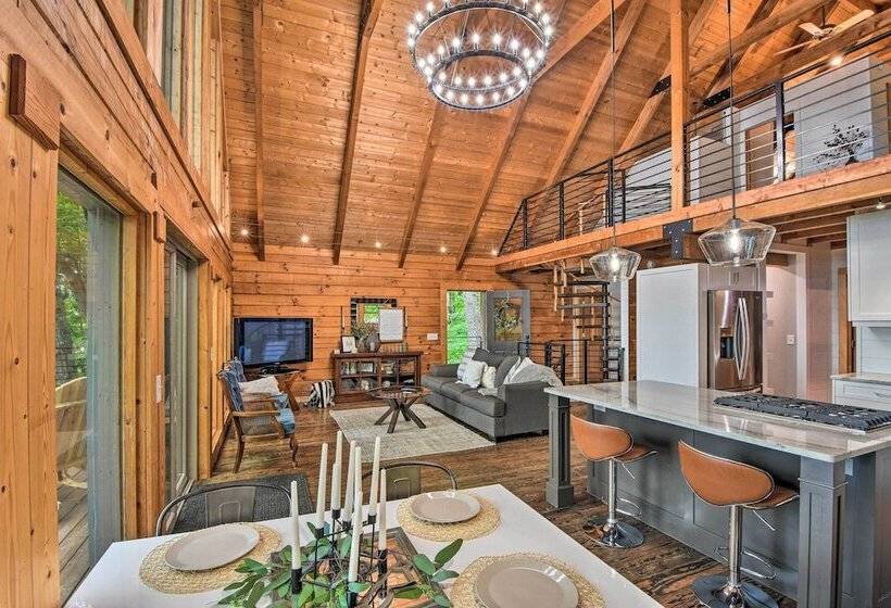 Luxe Jasper Cabin W/ Deck + Blue Ridge Mtn Views!