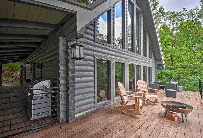 Luxe Jasper Cabin W/ Deck + Blue Ridge Mtn Views!