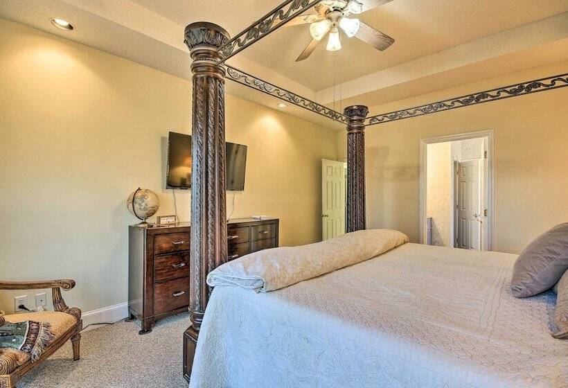 Luxe Lake House W/ Pool & Dock On Deep Water Cove!