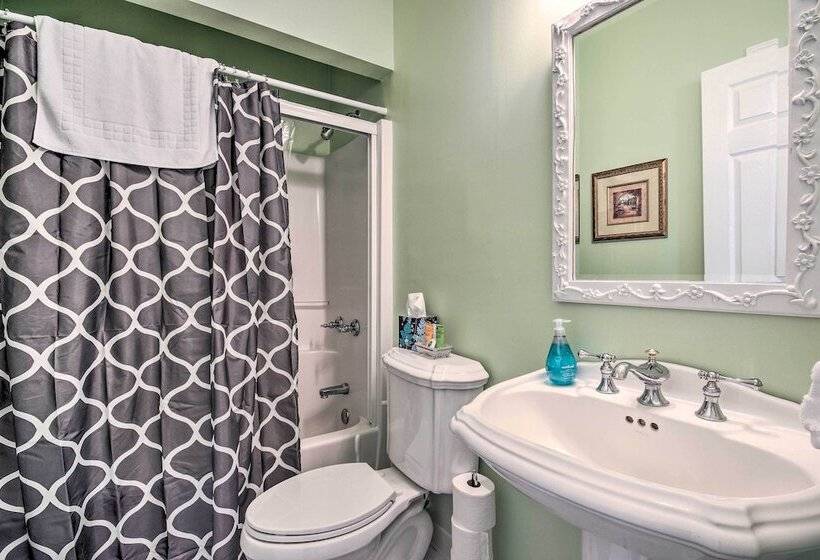 Luxe Lake House W/ Pool & Dock On Deep Water Cove!