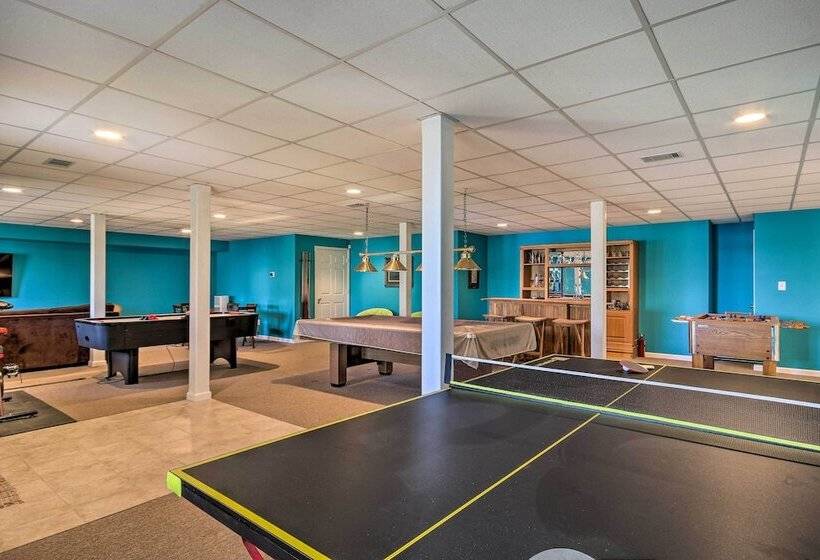 Luxe Lake House W/ Pool & Dock On Deep Water Cove!