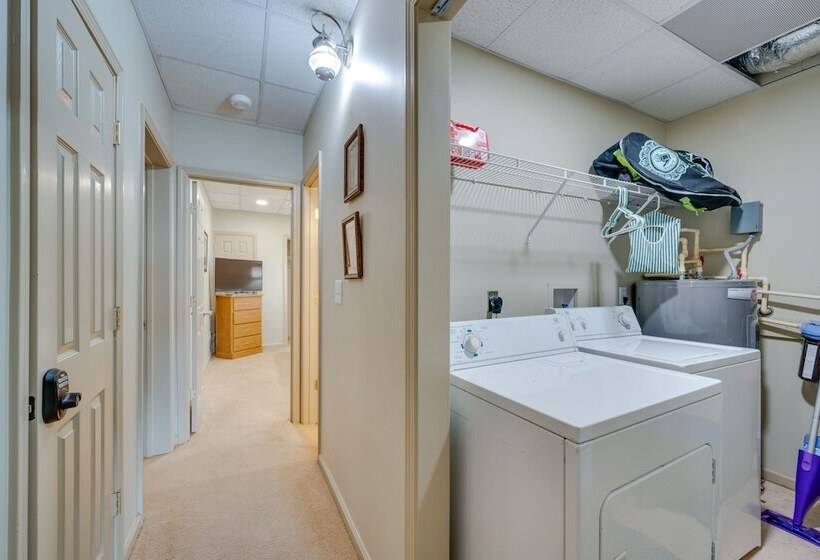 Luxe Lake Sinclair Living: Private Dock And Beach!