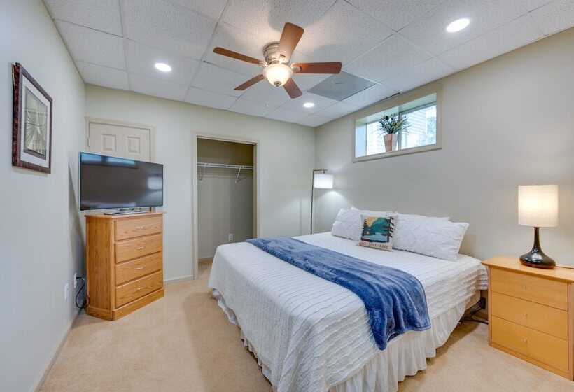 Luxe Lake Sinclair Living: Private Dock And Beach!