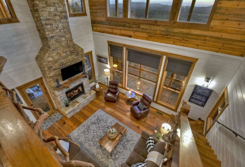 Luxe Mineral Bluff Cabin W/ Private Hot Tub!