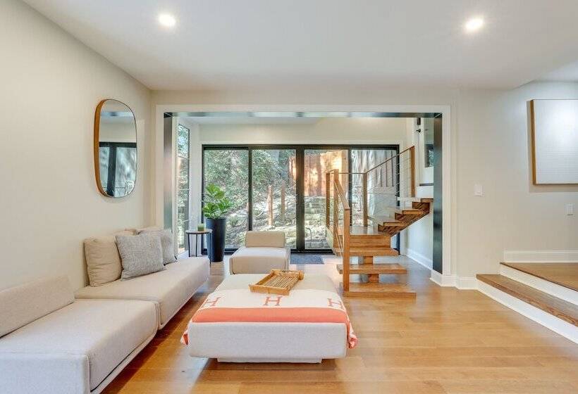 Mid Century Modern Luxe Retreat W/ Hot Tub & Decks