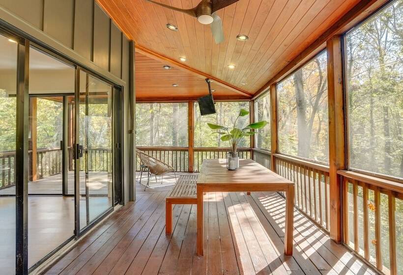 Mid Century Modern Luxe Retreat W/ Hot Tub & Decks