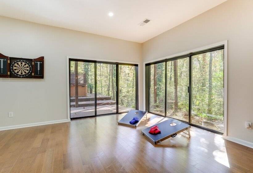 Mid Century Modern Luxe Retreat W/ Hot Tub & Decks