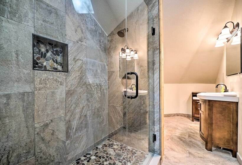 Luxury Living By Lake Chatuge W/ 10/10 Views!