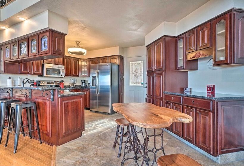 Luxury Living By Lake Chatuge W/ 10/10 Views!