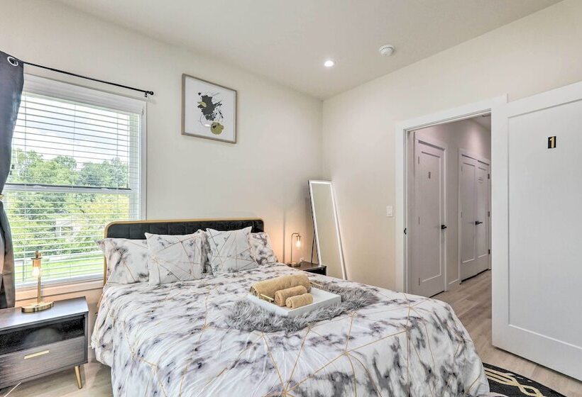 Luxury Smart Home: 2 Miles To Downtown Atlanta!