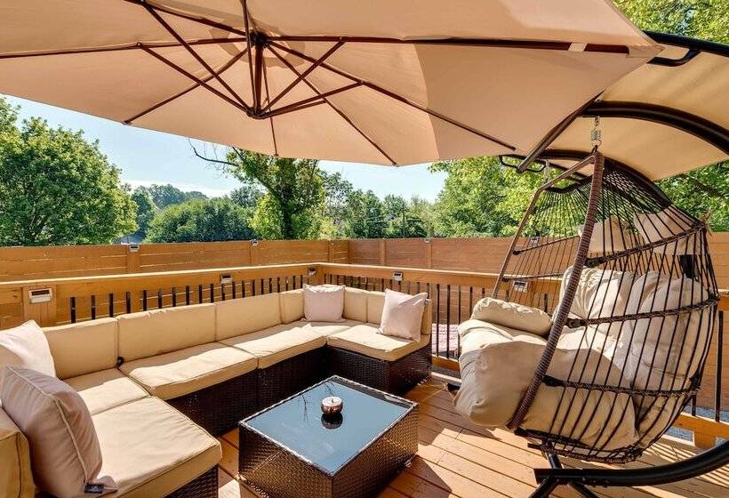 Luxury Smart Home: 2 Miles To Downtown Atlanta!