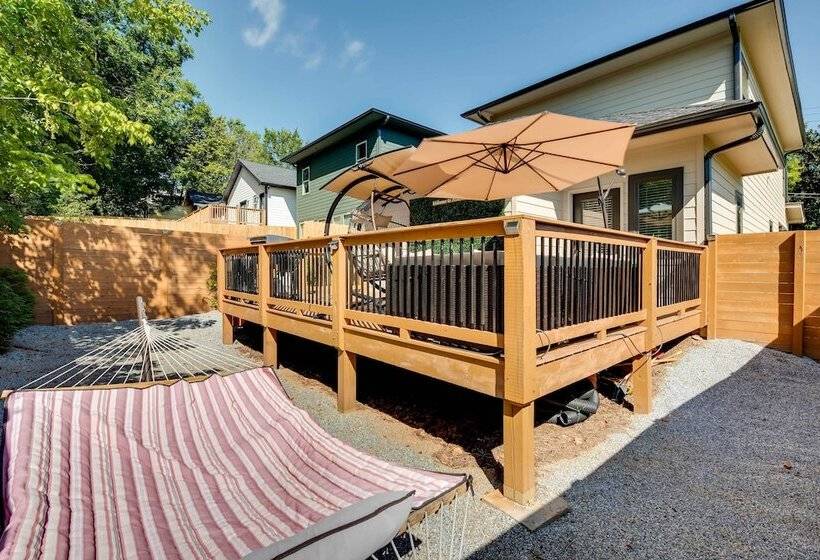 Luxury Smart Home: 2 Miles To Downtown Atlanta!
