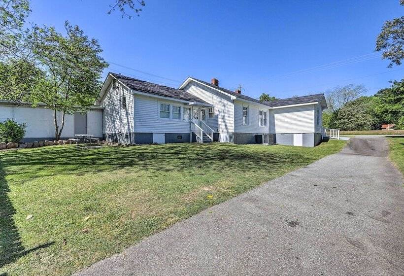 Main Street Home: 1 Mile To Callaway Gardens