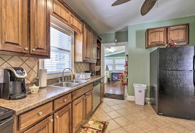 Main Street Home: 1 Mile To Callaway Gardens