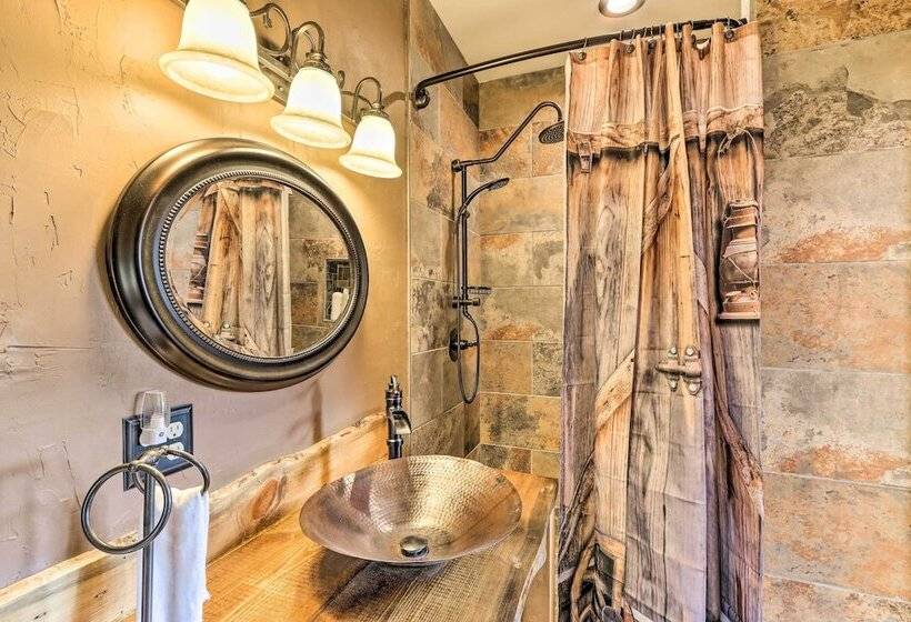 Mineral Bluff Cabin Near Lake Blue Ridge!