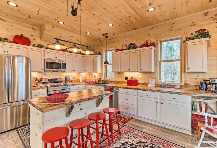 Mineral Bluff Cabin Near Lake Blue Ridge!