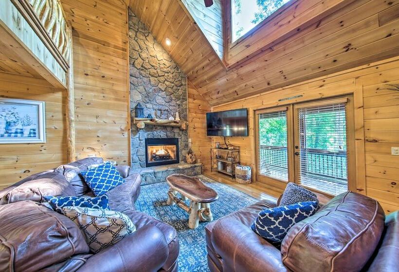 Mineral Bluff Cabin W/ Hot Tub + Game Room!