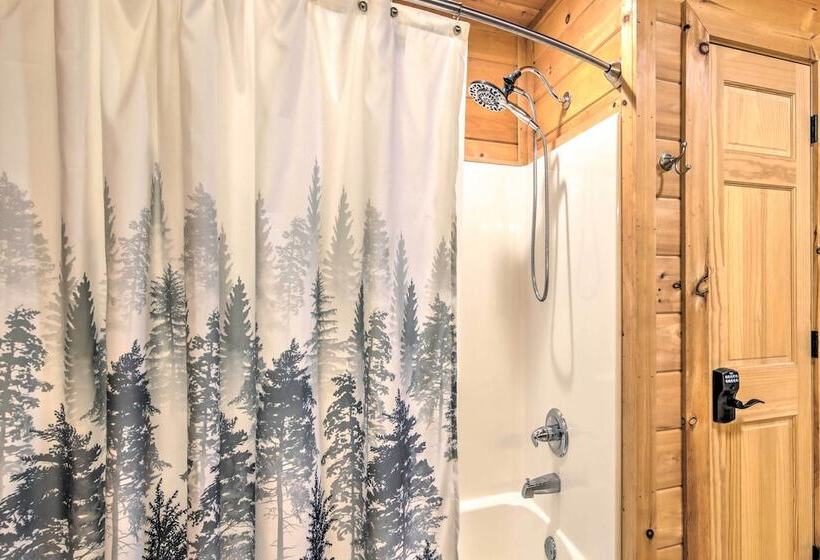 Mineral Bluff Cabin W/ Hot Tub + Game Room!