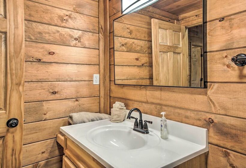 Mineral Bluff Cabin W/ Hot Tub + Game Room!