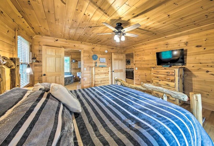 Mineral Bluff Cabin W/ Hot Tub + Game Room!